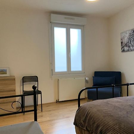 Appartement Familial Le Tanis Pontorson Exterior photo